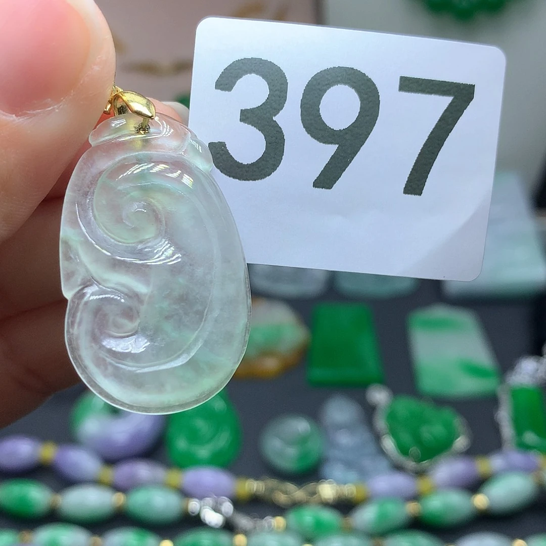 翡翠颈饰未镶嵌翡翠