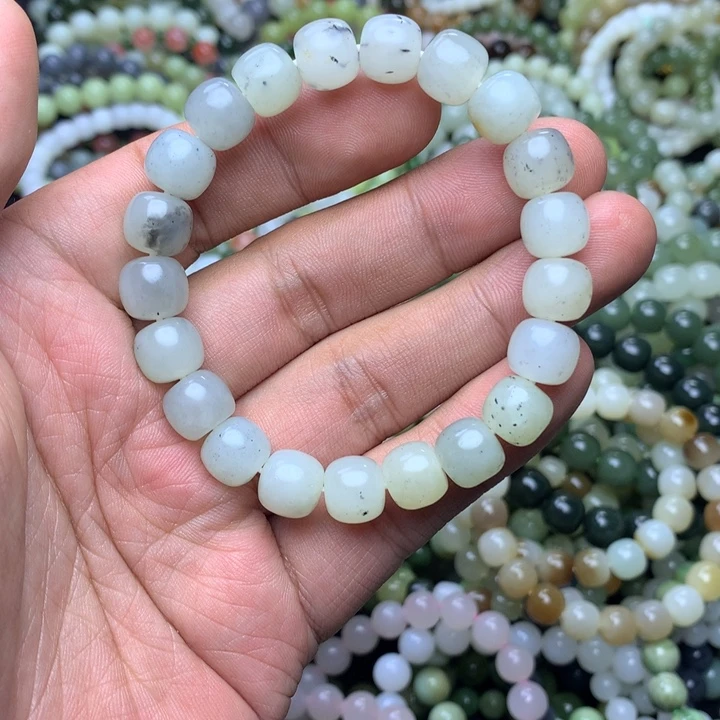 和田玉未镶嵌手串新疆且末料