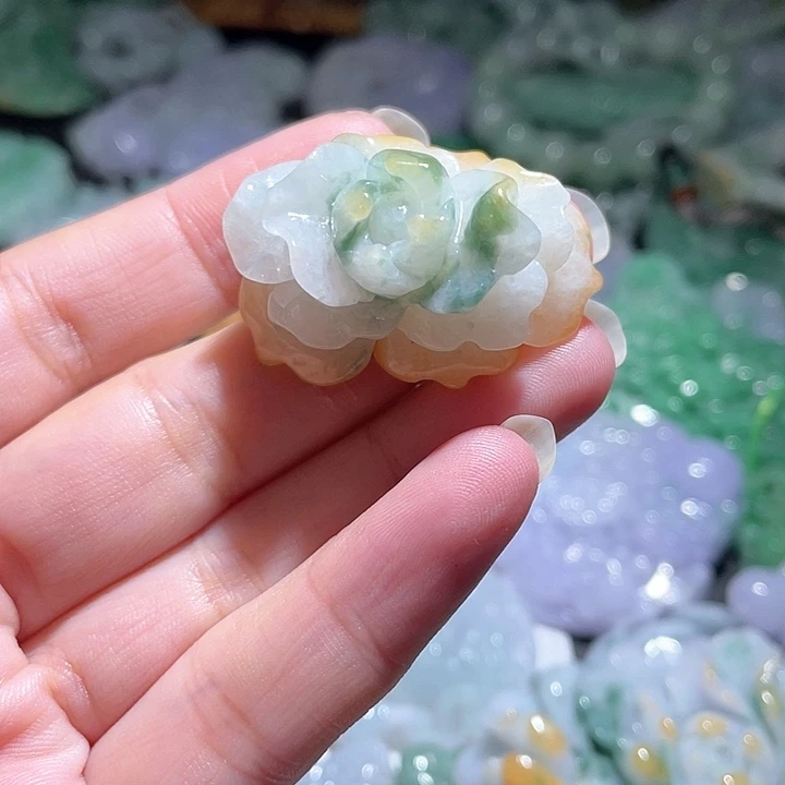 颈饰未镶嵌翡翠天