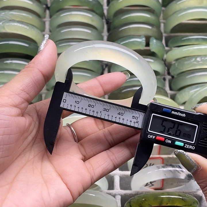 蛇纹石玉未镶嵌手镯37