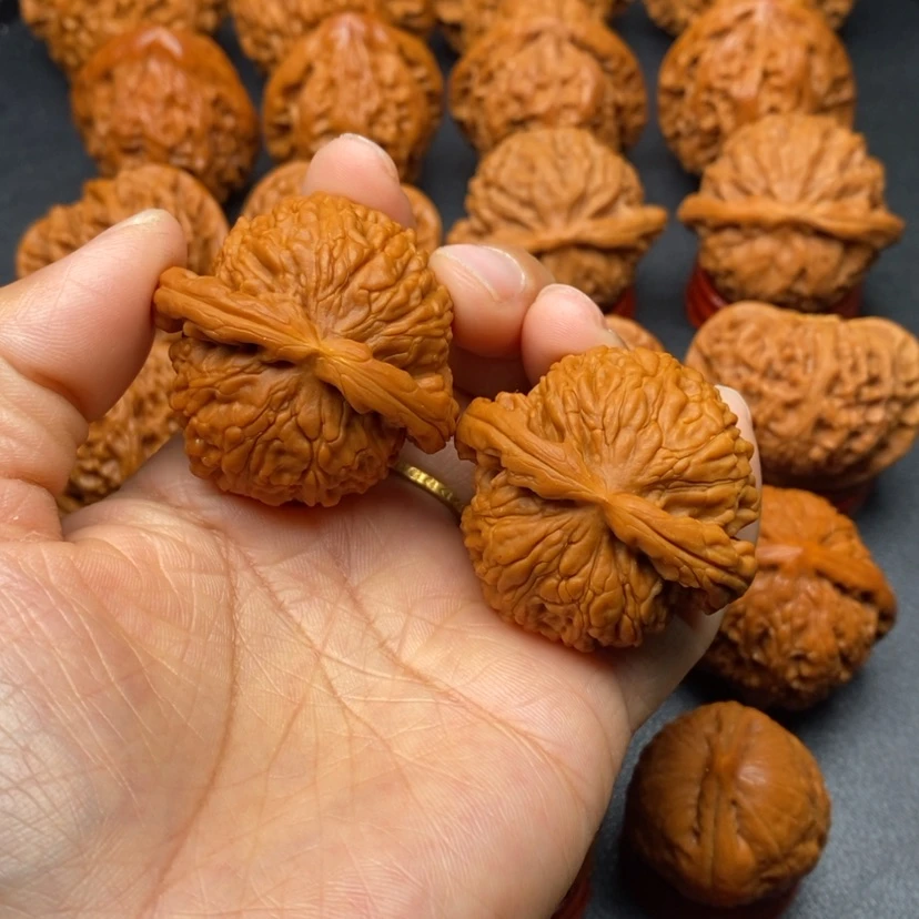 【闪购商品】文玩核桃把件40白狮子