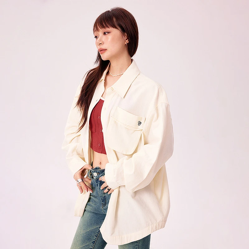 CHUU冬季女装字母刺绣风韩系宽松直筒多口袋职场时髦感衬衫