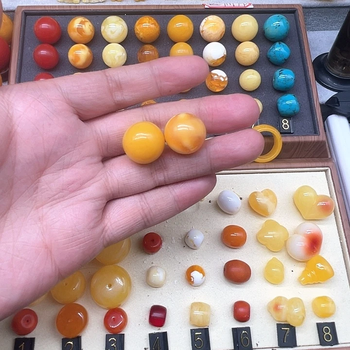 琥珀未镶嵌裸石鸡油黄单珠