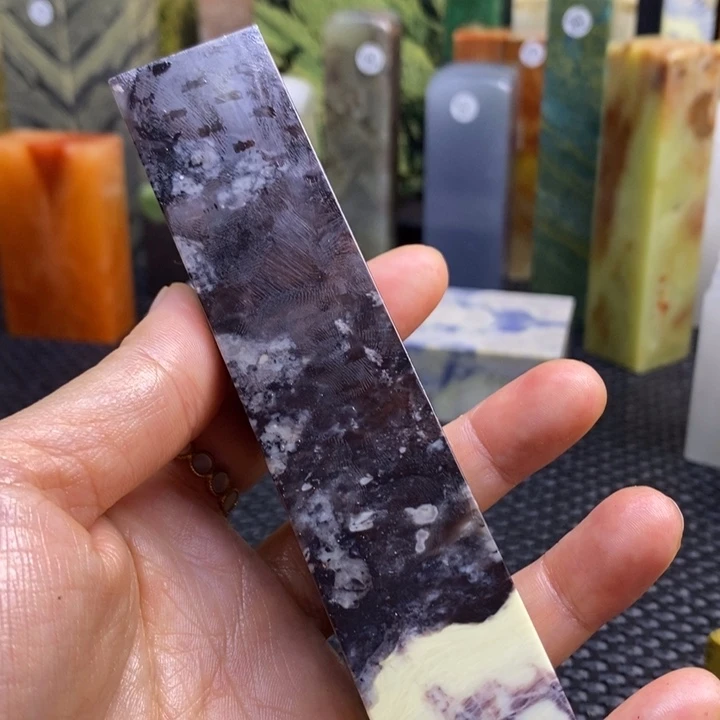 云南石努**钱青田石印章石