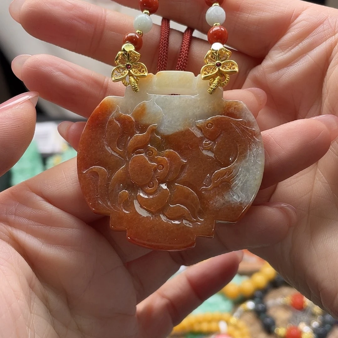 翡翠未镶嵌手链待编织