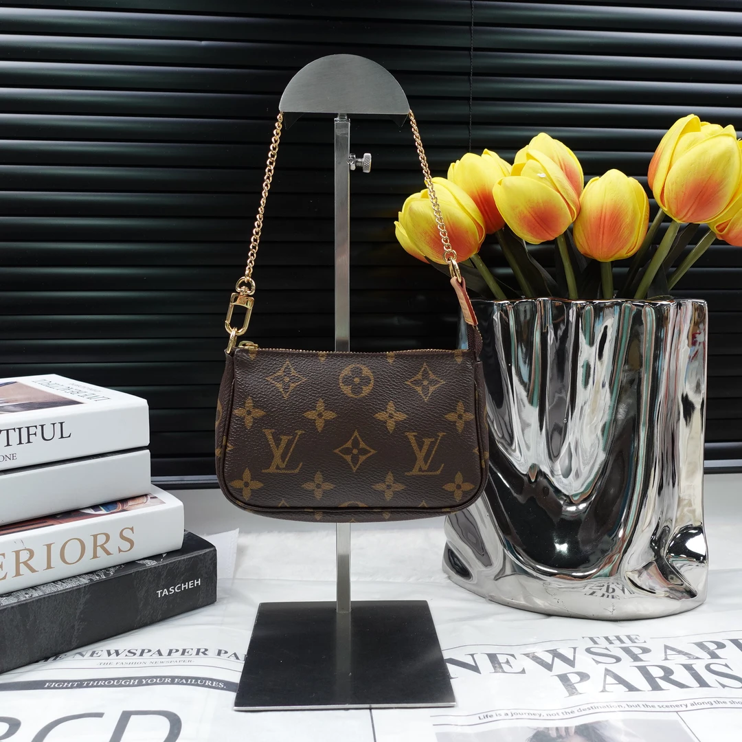 95新 LouisVuitton/路易威登 单肩包/T20306122