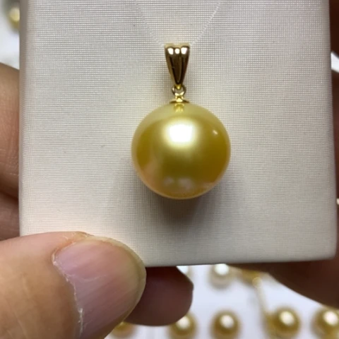 海水珍珠18K金镶嵌颈饰