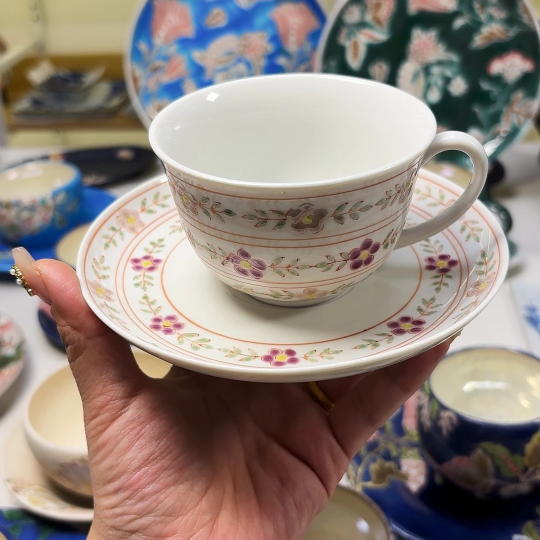 瓷            色绘游