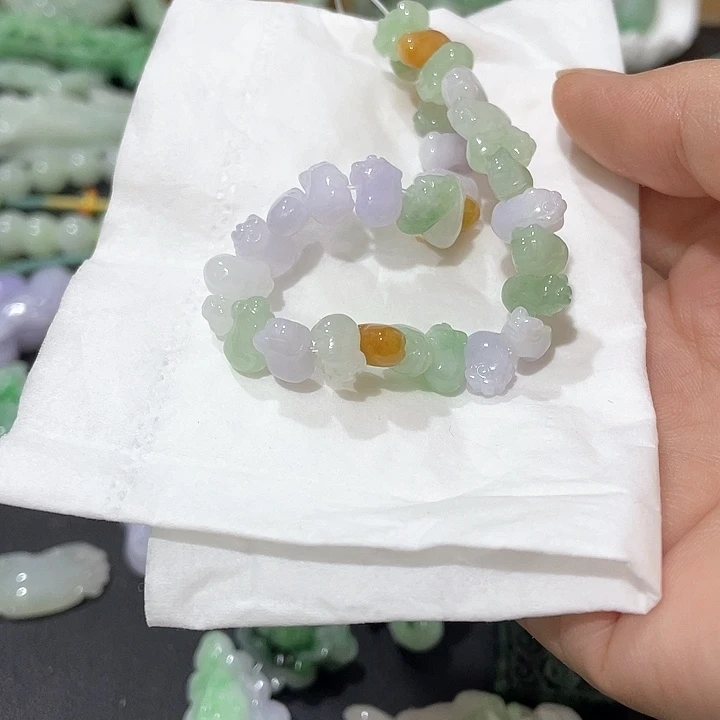 颈饰未镶嵌翡翠天