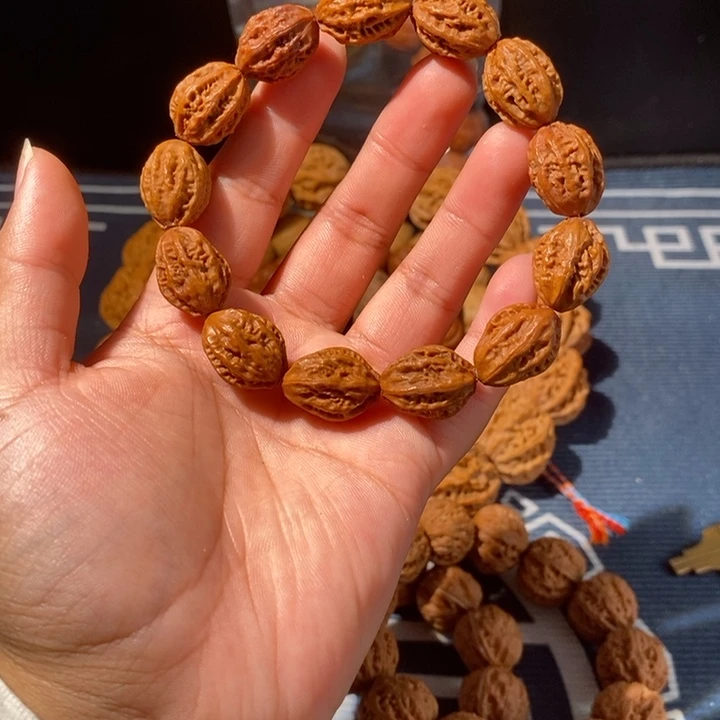 手串文玩核桃……20