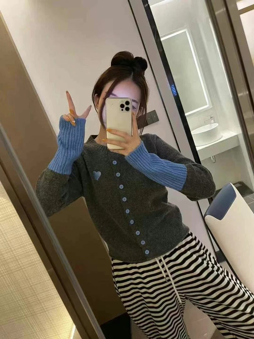 小众设计感灰色撞色长袖针织开衫女春季复古软糯百搭短款毛衣外套