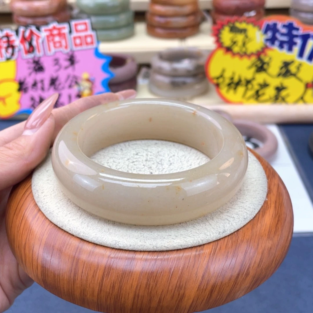 【闪购商品】石英质玉手镯未镶嵌