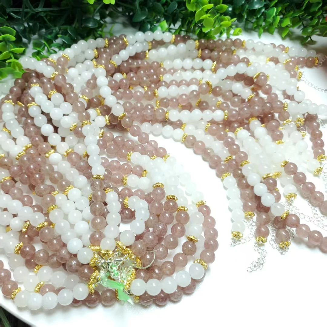 S957【赵小姐】时尚百搭草莓晶白幽灵项链 多样性发其一