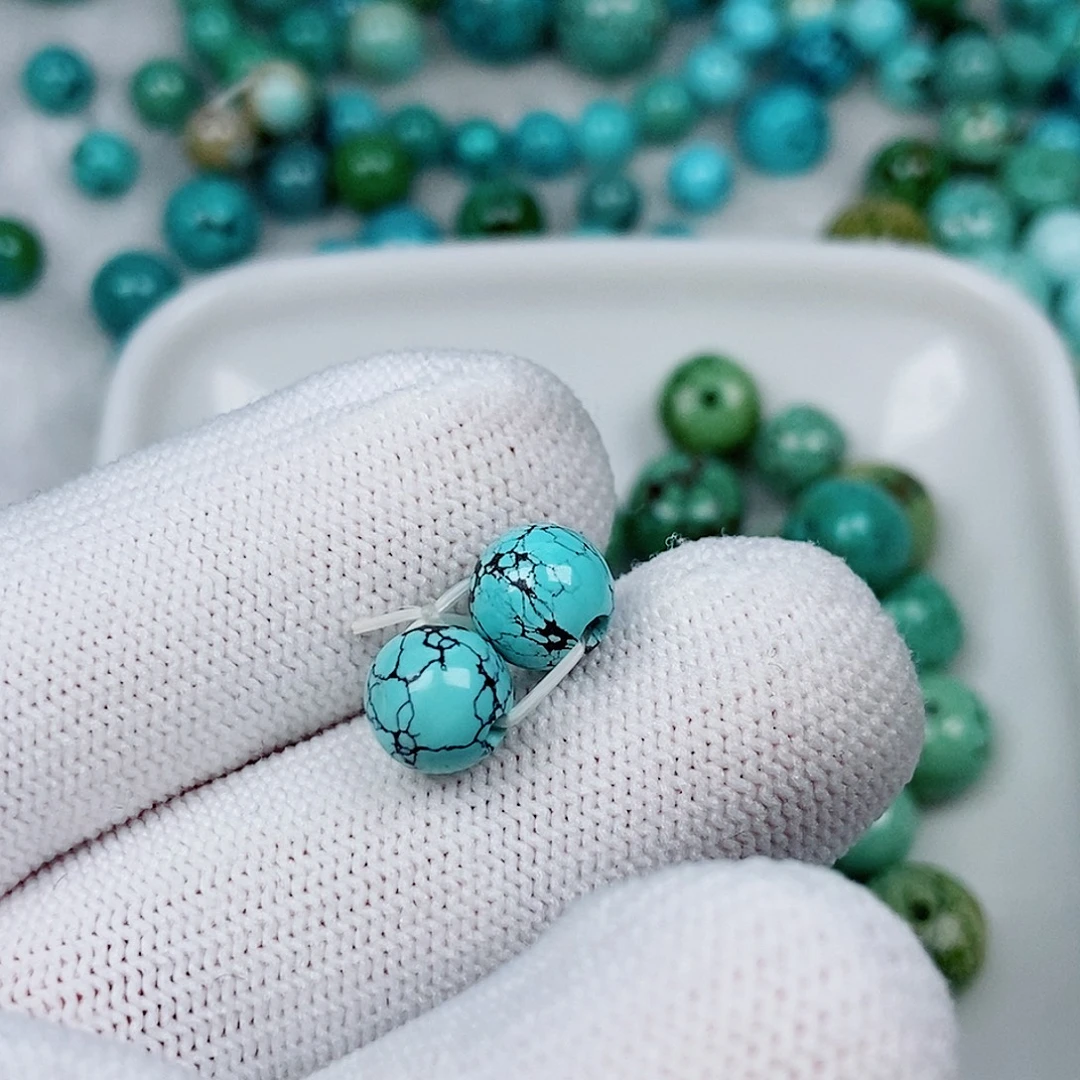 月***生绿松石未镶嵌珠宝奇石