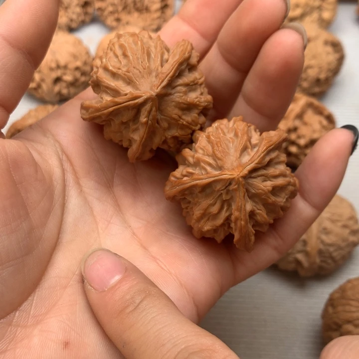 文玩核桃把件盘山三棱37