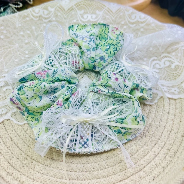 HC0390 绿色清新碎花蕾丝三面蝴蝶结肠圈