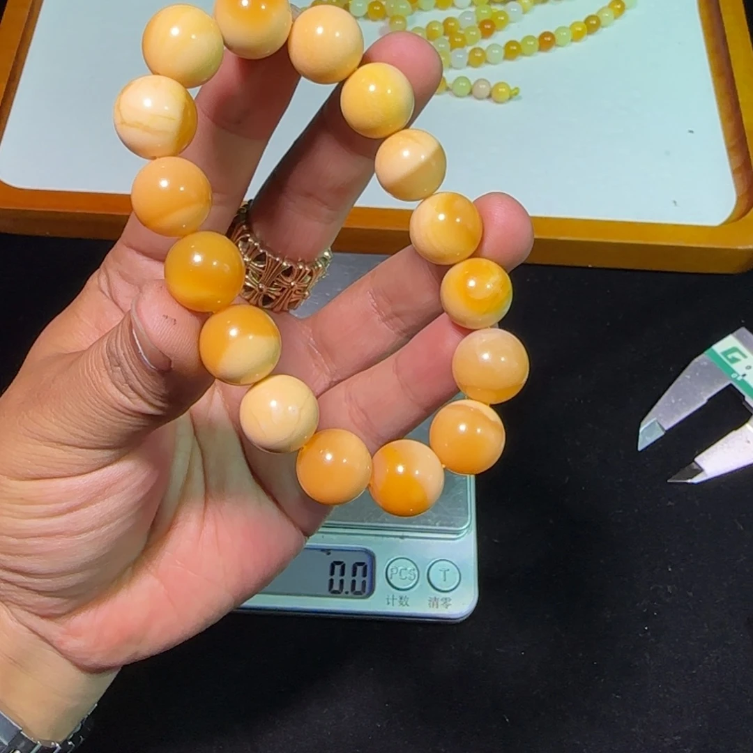 未镶嵌手镯石英质玉（缅黄）手串