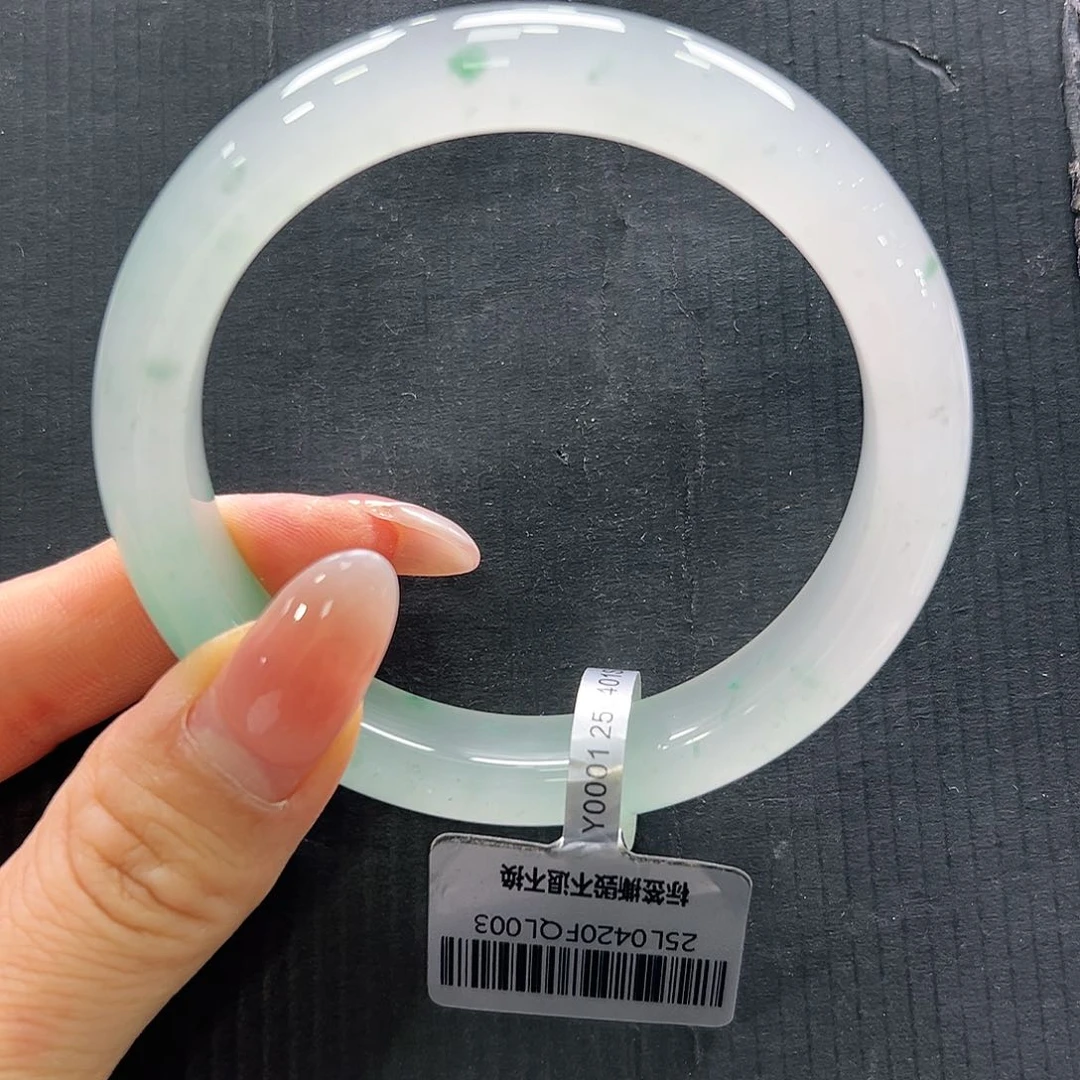 王***！石英质玉（非洲翠）手镯未镶嵌➕艳艳59.3