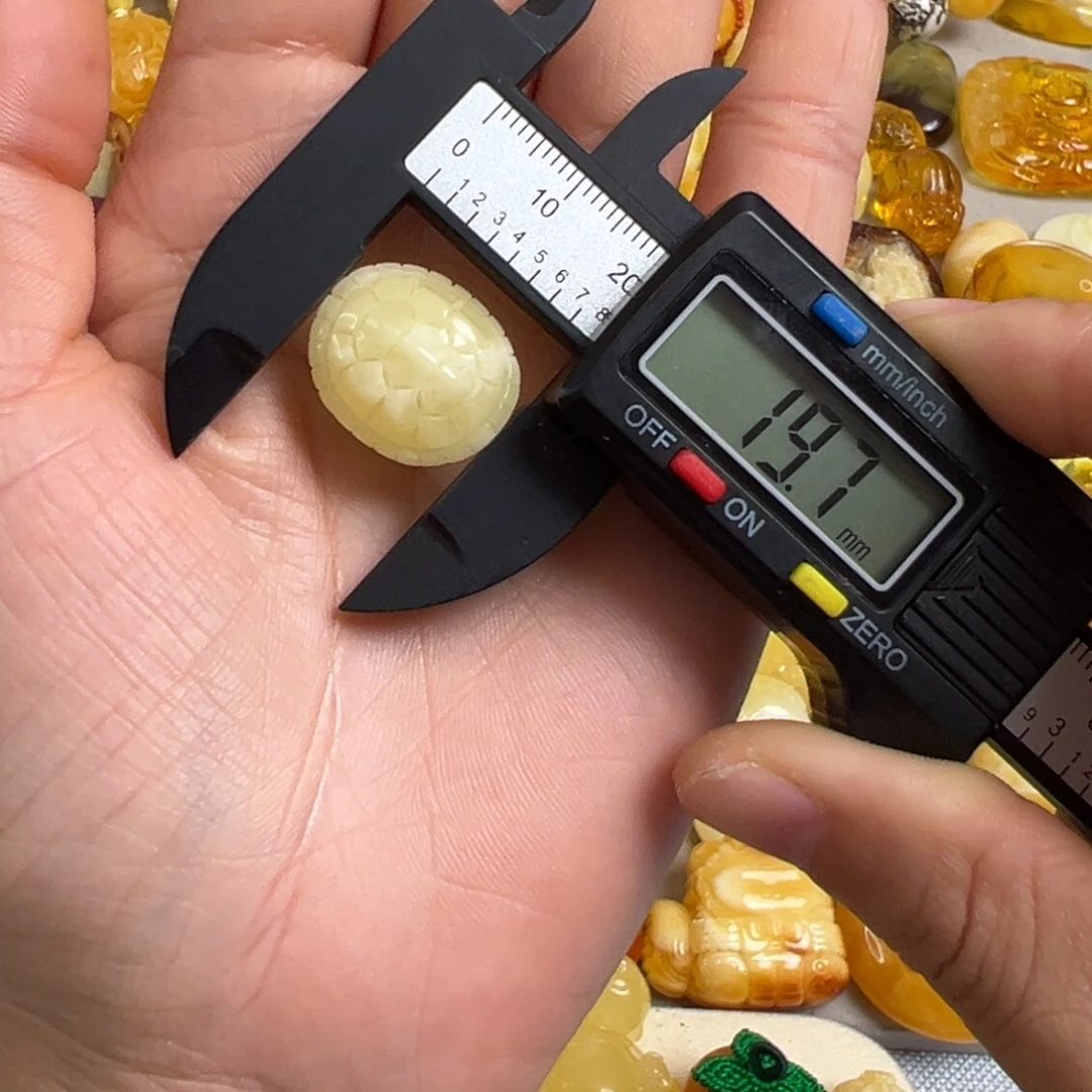 小***包蜜蜡未镶嵌裸石蜜蜡