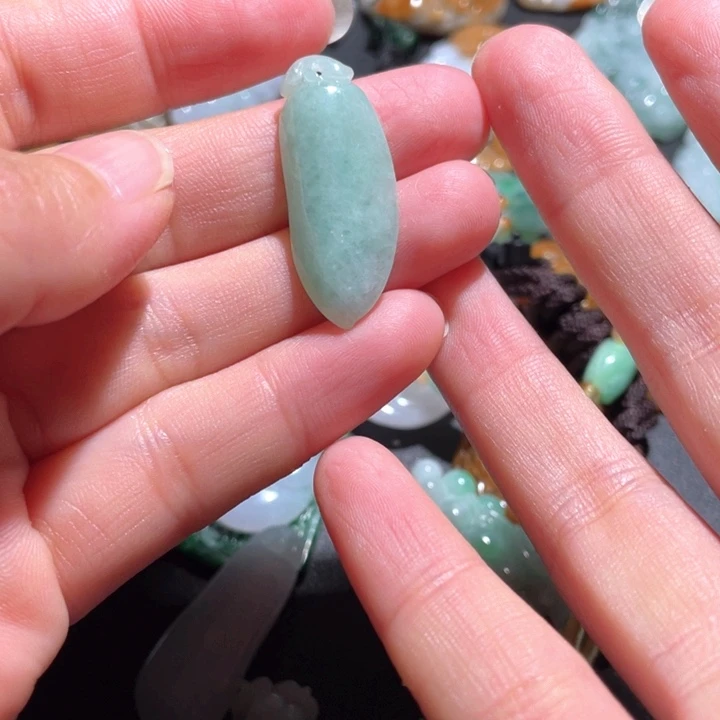 【闪购商品】翡翠颈饰未镶嵌天然翡翠