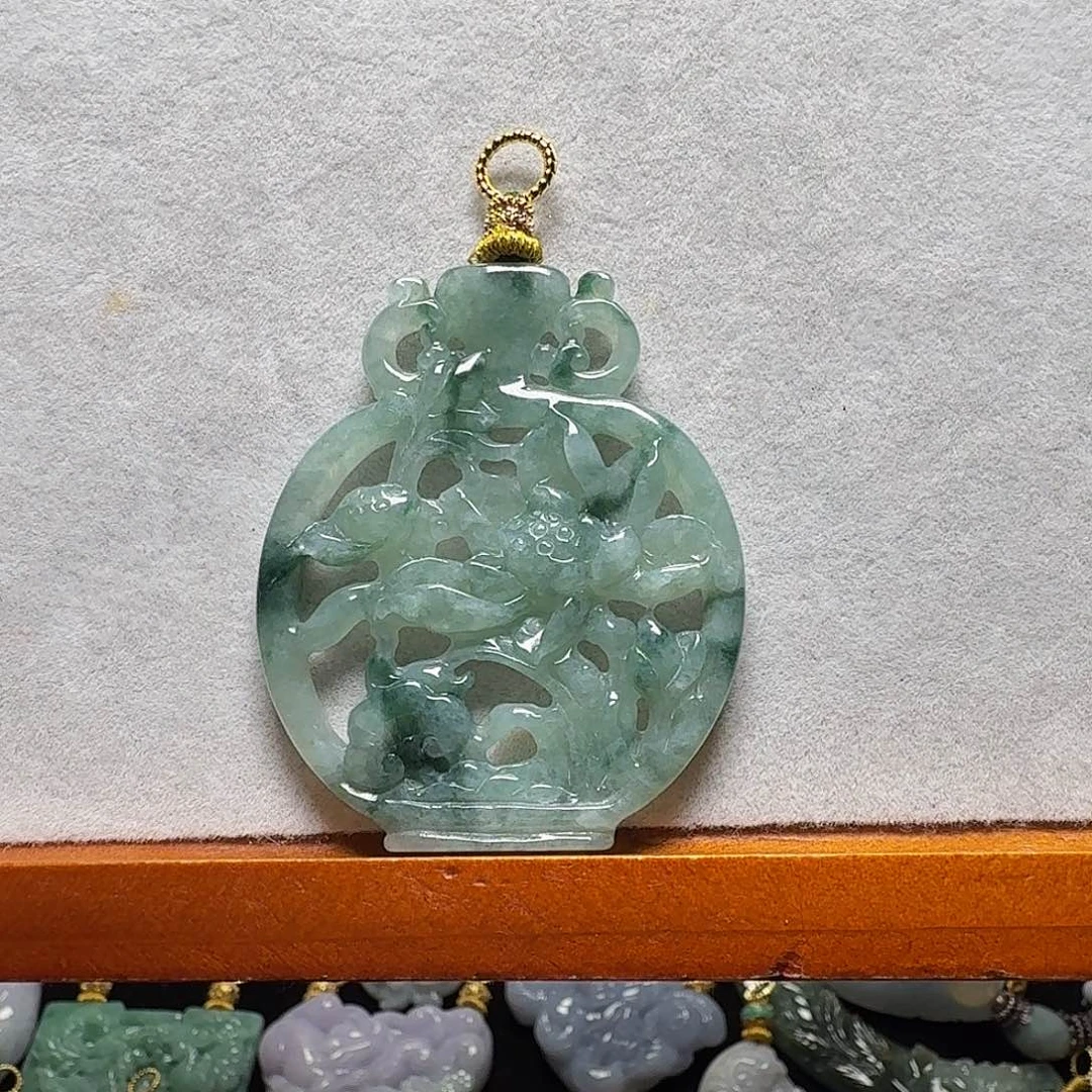 吊坠(赠链)未镶嵌翡翠
