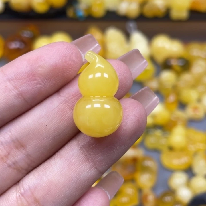 琥珀未镶嵌珠宝奇石