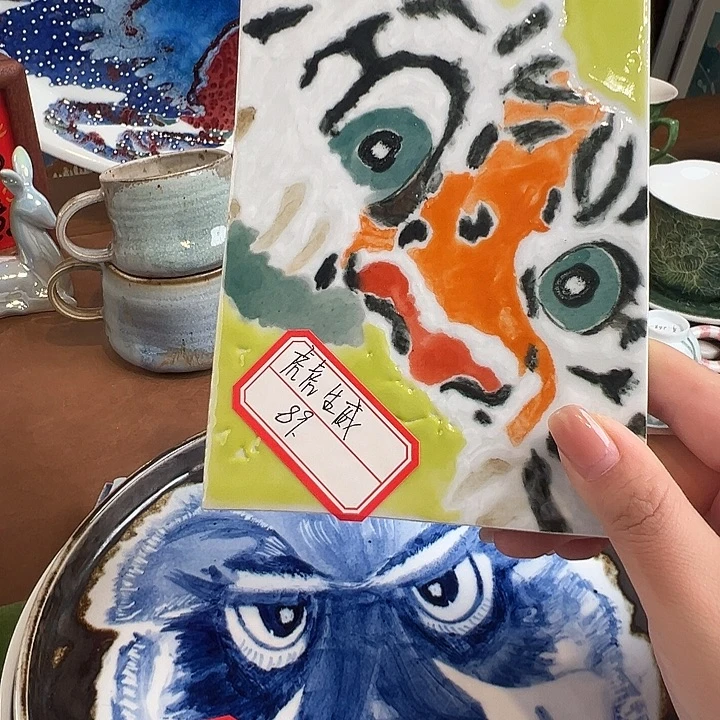 生***近景德镇陶瓷艺术品