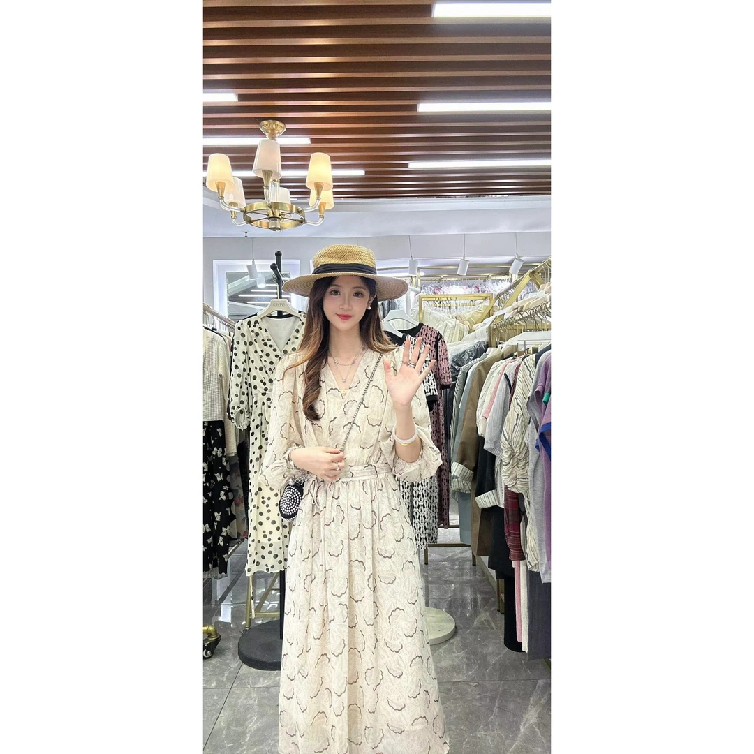 507161 2025夏季新款法式高级感扇形花收腰显瘦中长款连衣裙