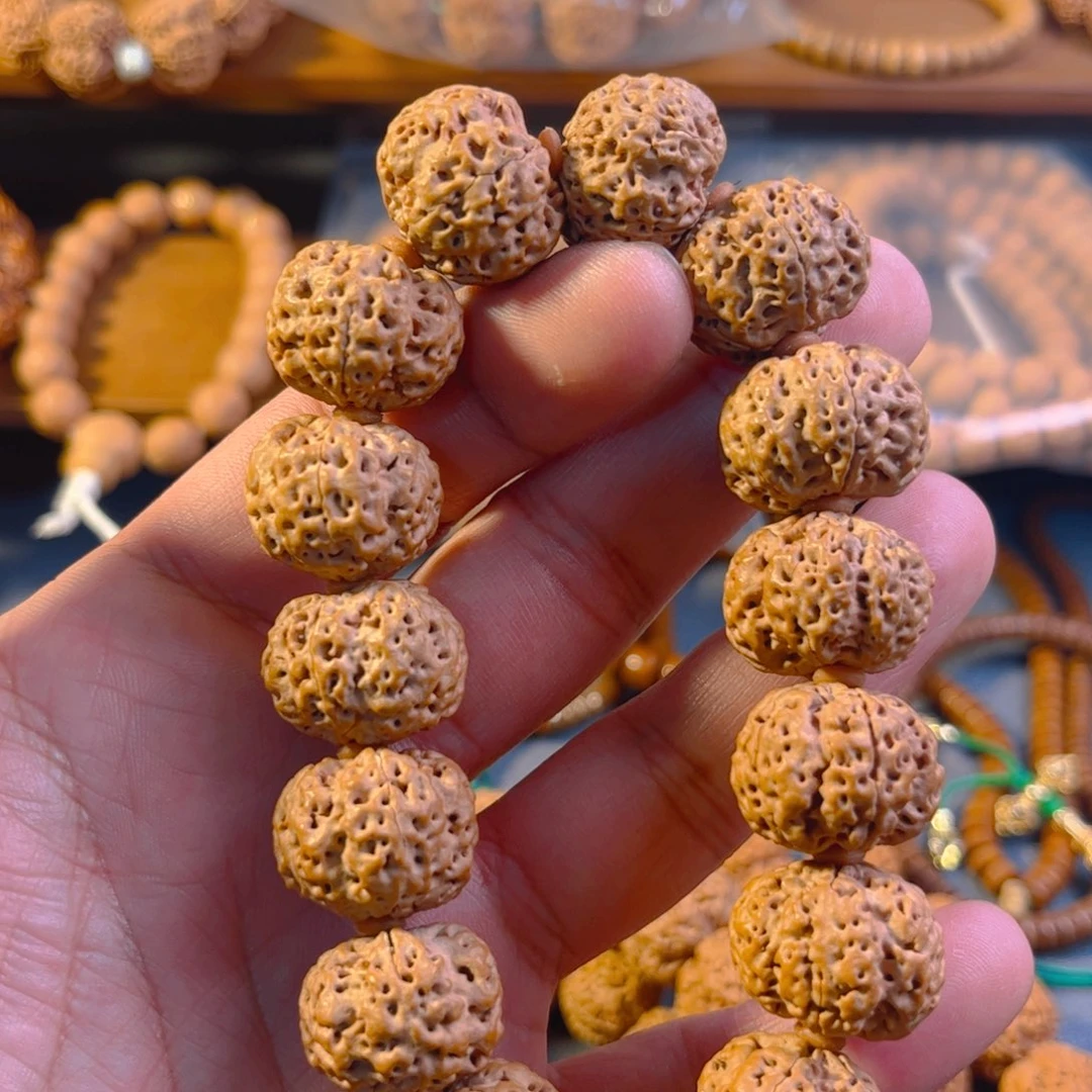 金刚菩提吊坠满肉蜂王