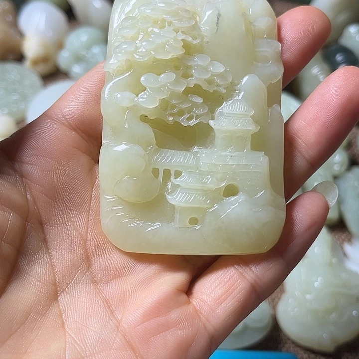 和田玉（黄玉）未镶嵌颈饰