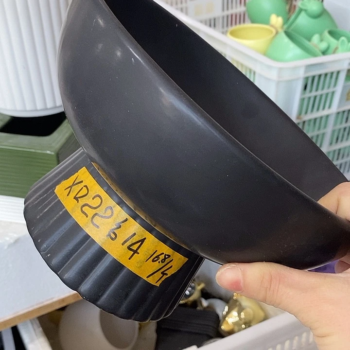 陶盆有孔 瑕疵针孔漏釉介意勿拍外高 14外口22