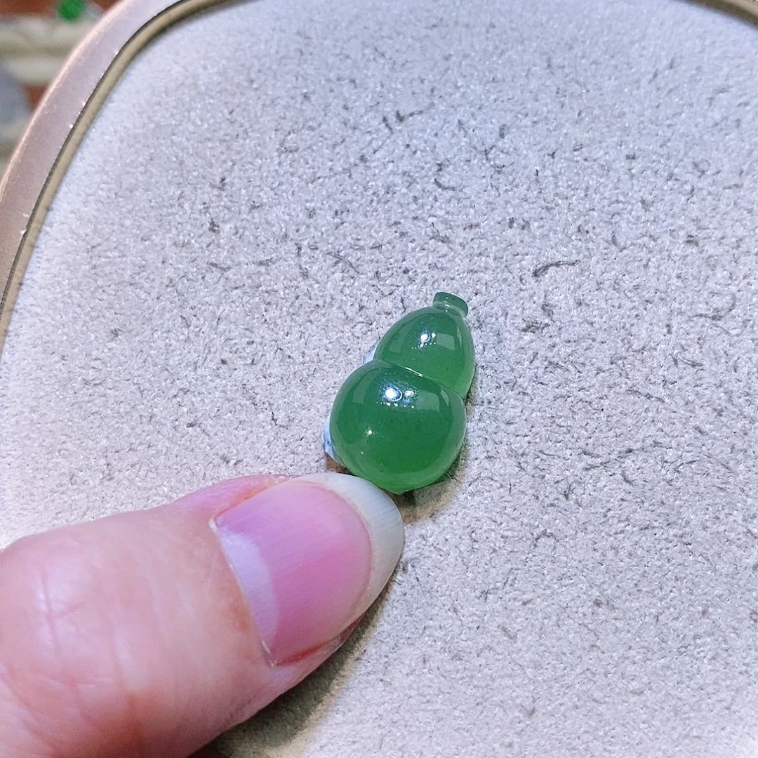 【闪购商品】翡翠挂件未镶嵌裸石