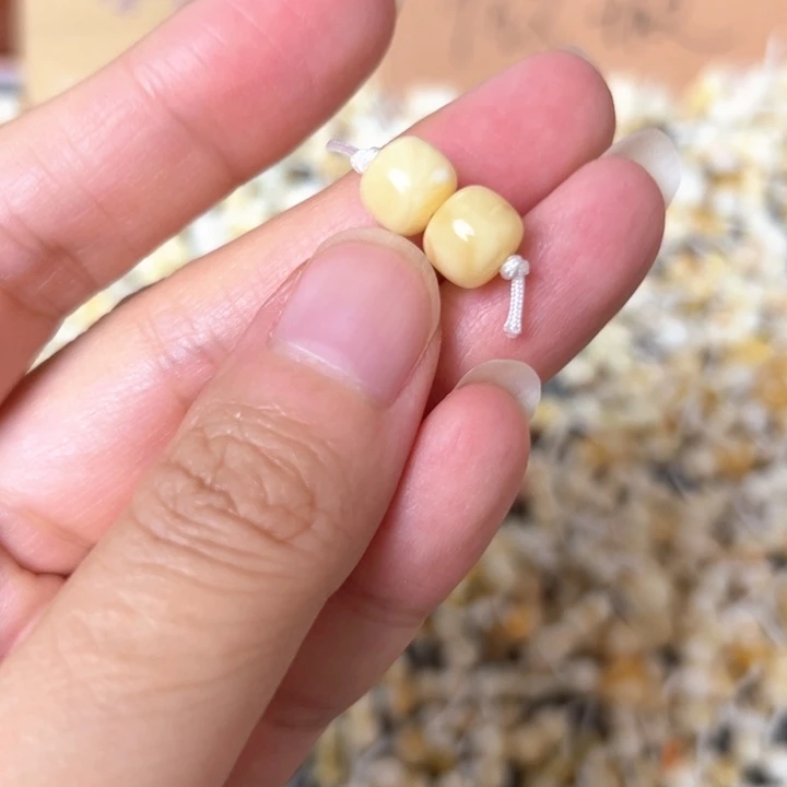 裸石蜜蜡未镶嵌8.1mm一对