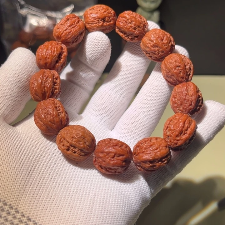 文玩核桃手串…………1