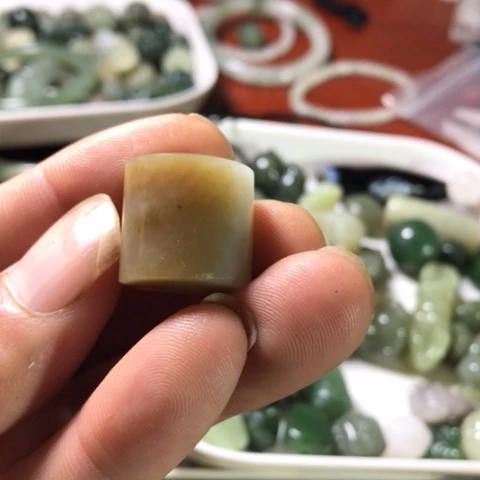 颈饰未镶嵌和田玉（糖玉）涵*