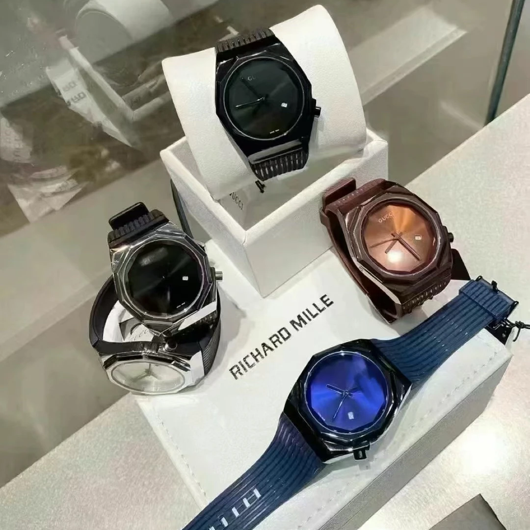 冷系极简潮酷男童小众ins风高级感轻奢硅胶日历腕表