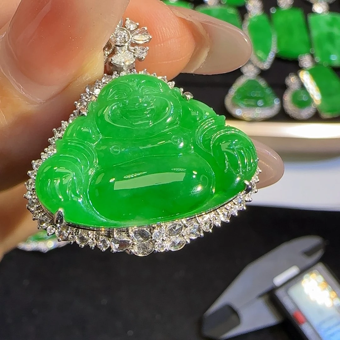 翡翠颈饰18K金镶嵌佛公