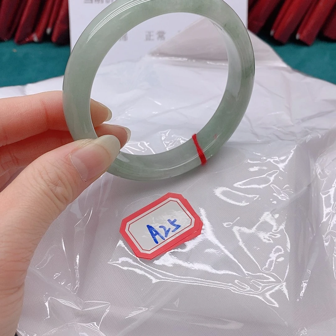翡翠手镯未镶嵌爱**己A25555555555