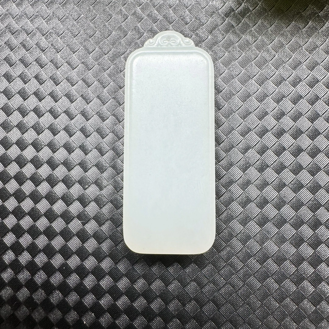 和田玉平安无事牌女款小巧白色时尚大气精美和田玉挂件多样性发货