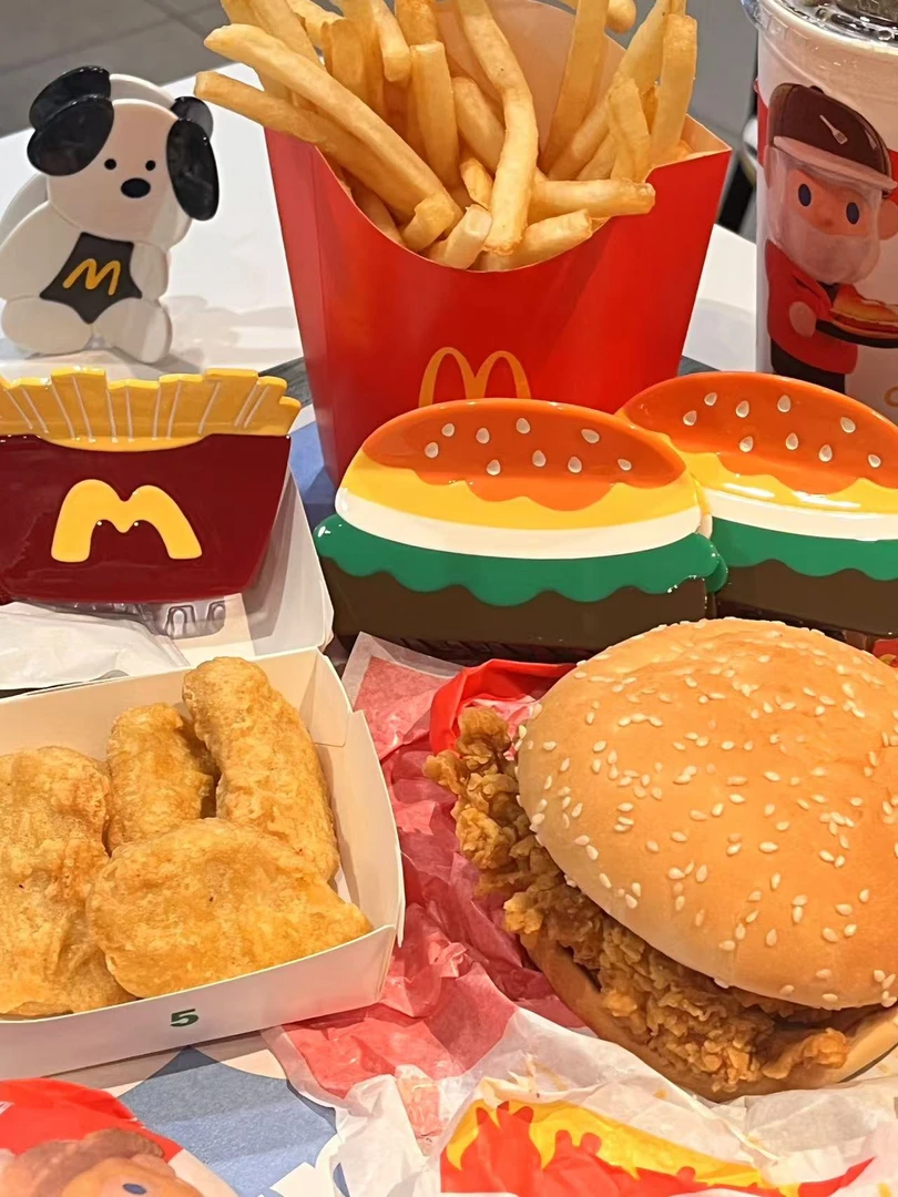 麦当当汉堡薯条小狗醋酸抓夹