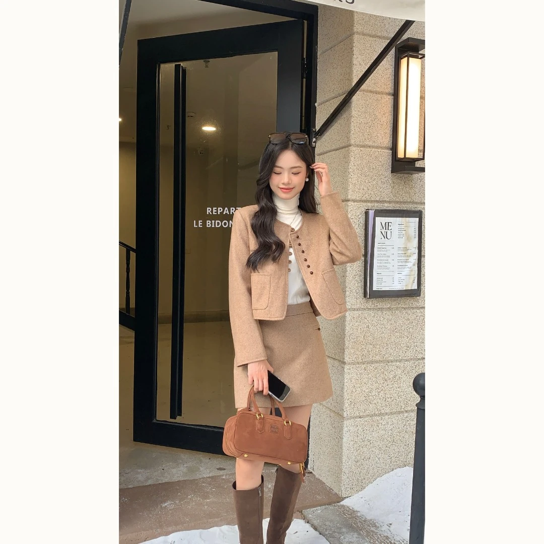 【卡布奇诺】韩系简约小香风圆领呢料短外套高腰半身裙两件套装