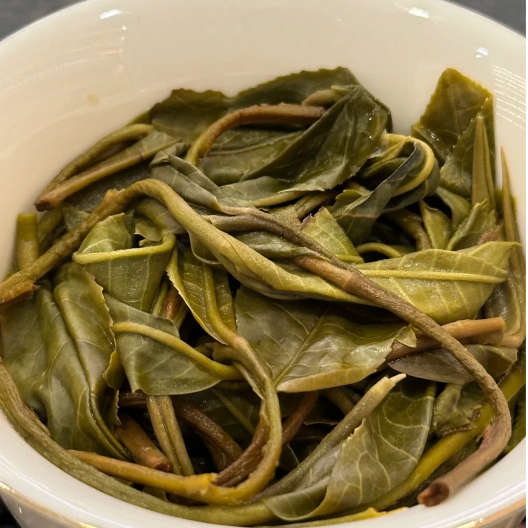 2024年白莺山古树200克头春散料【普洱生茶】