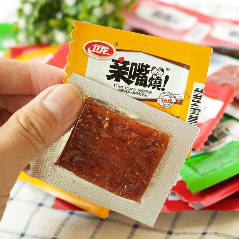 卫龙亲嘴烧混合口味大刀肉香辣网红零食小吃休闲辣条休闲零食方便