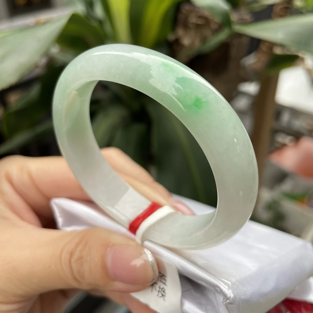 天然缅甸A货手镯女款白色时尚绿色测量宽边飘绿浅绿女士冰透精美