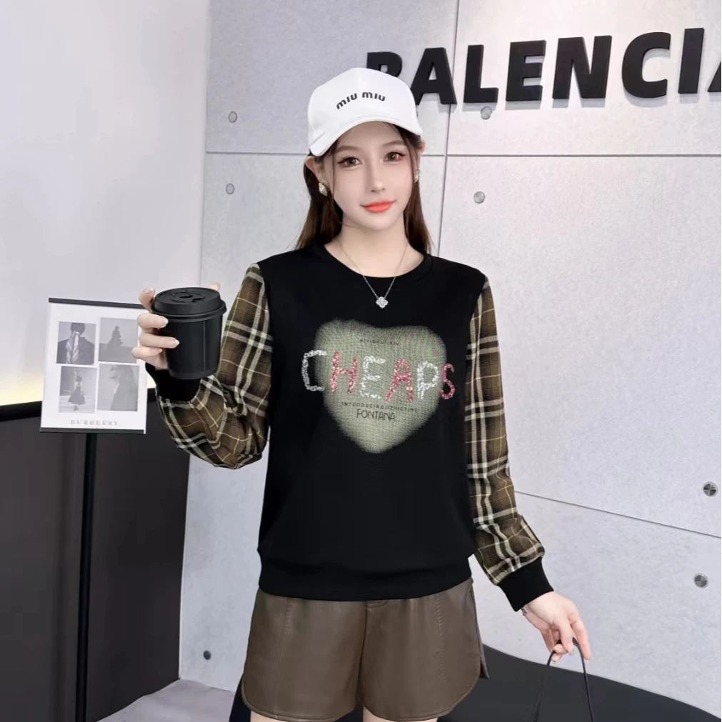 《霞姐服饰》秋季新款时尚格子拼袖套头卫衣潮流减龄货号:9908