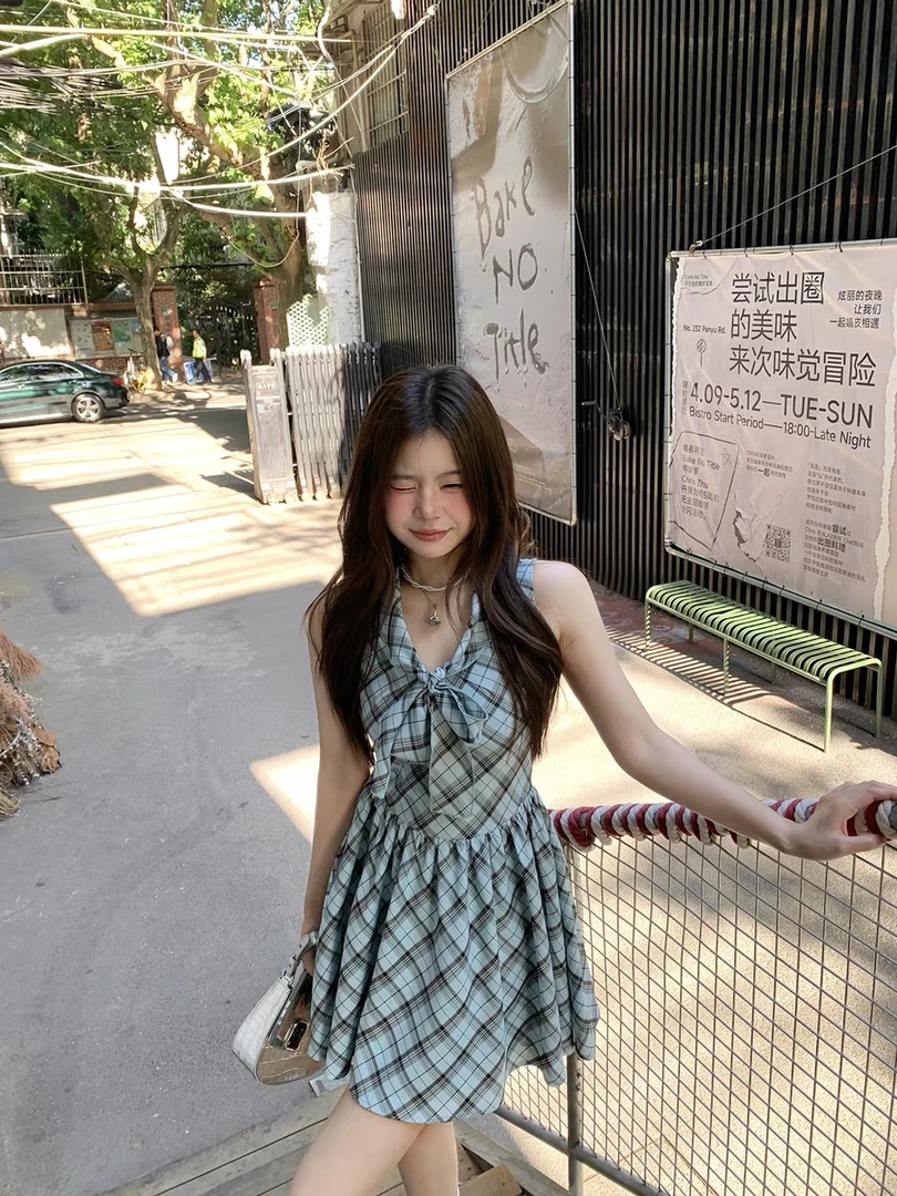 蝴蝶结背带格子连衣裙女夏季超好看裙子夏天