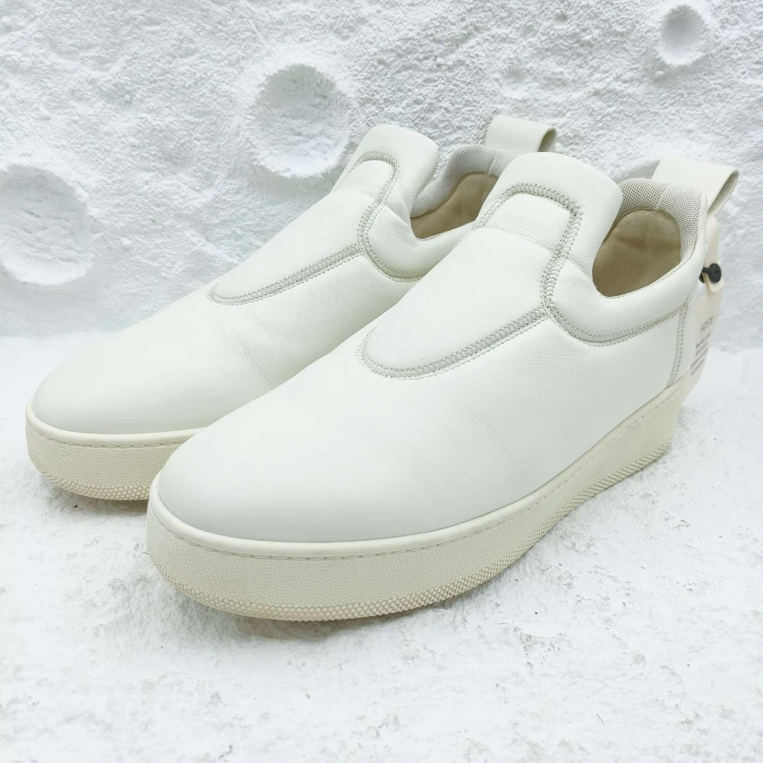 99新 Celine/思琳 40码/白色皮质休闲板鞋