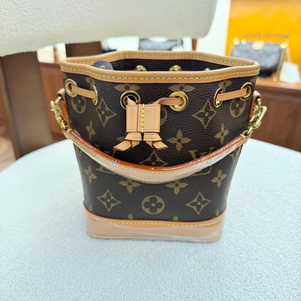 99新 LouisVuitton/路易威登 nano 小水桶 抽绳
