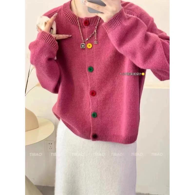 韩系减龄彩虹单排扣圆领针织开衫女秋冬新款慵懒风小众粉色毛衣