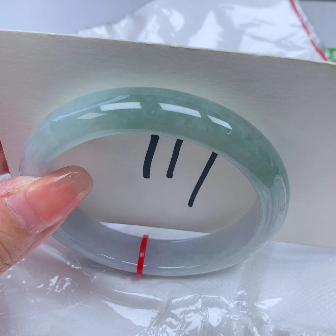翡翠手镯未镶嵌翡翠